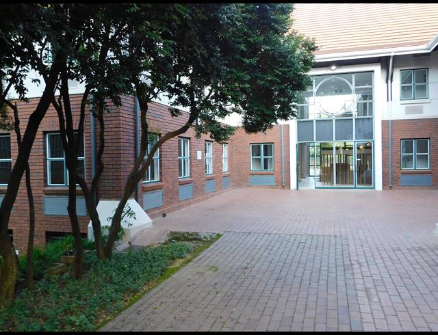 472M² OFFICE TO LET IN HYDE PARK